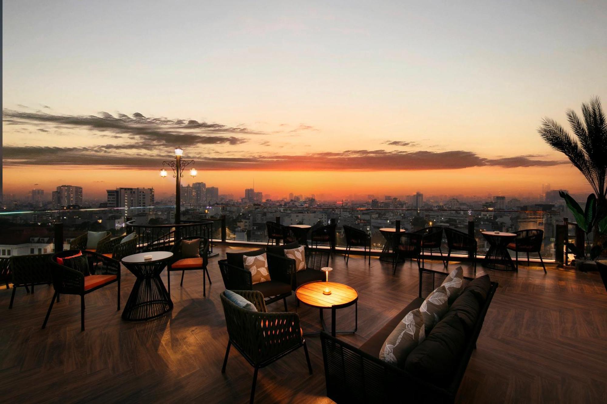 May De Ville Corner Hotel Hanoi Exterior photo