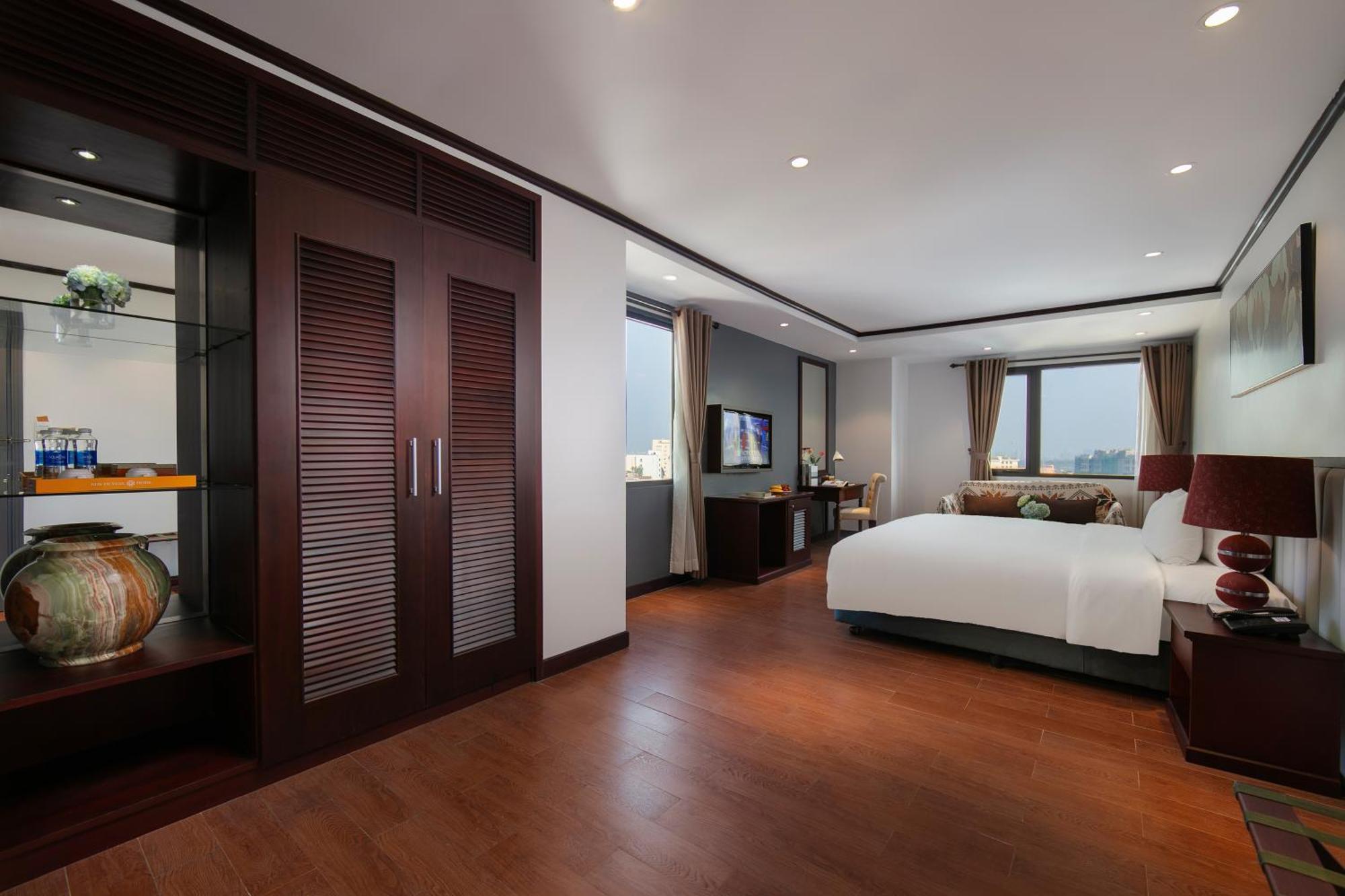 May De Ville Corner Hotel Hanoi Exterior photo