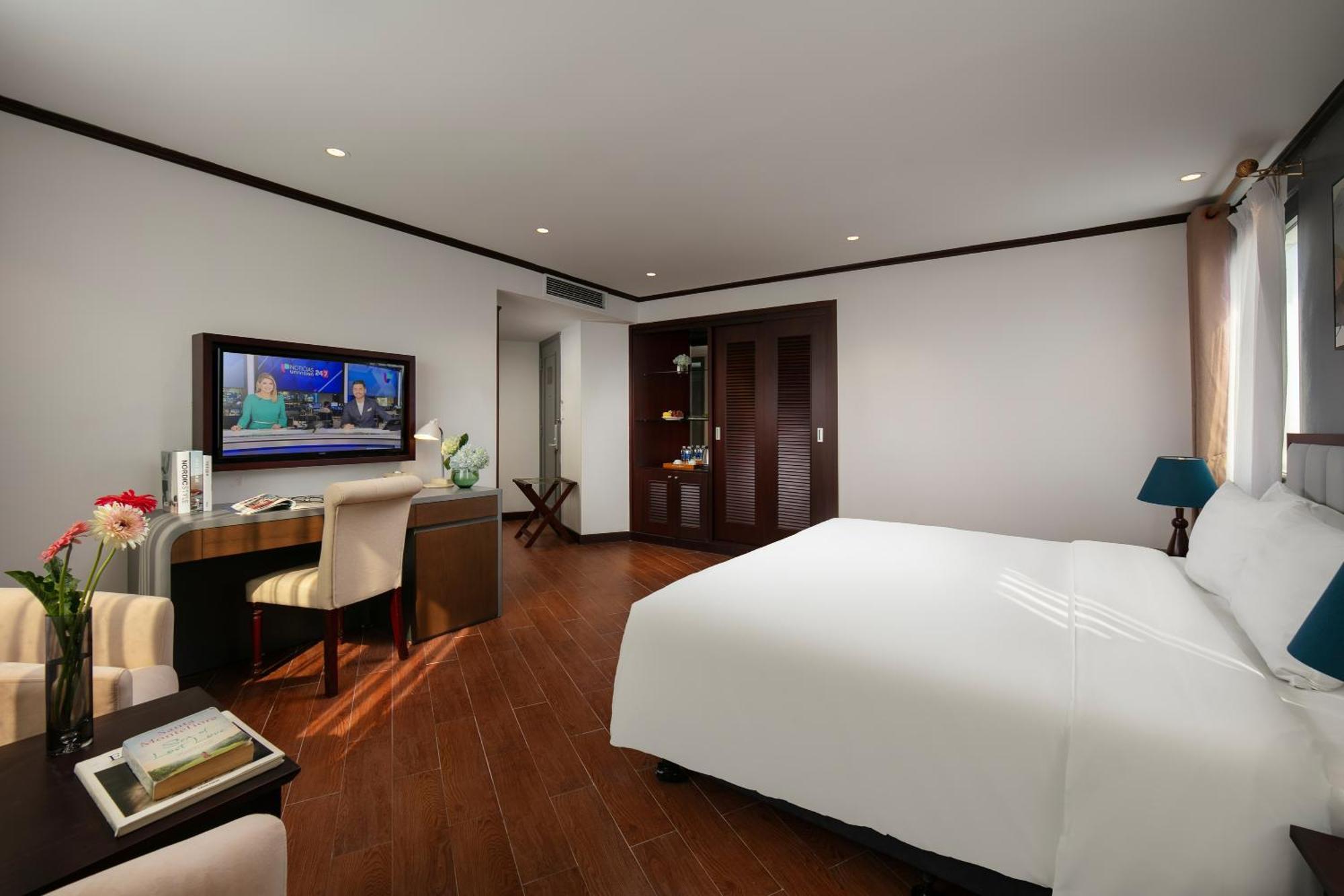 May De Ville Corner Hotel Hanoi Exterior photo