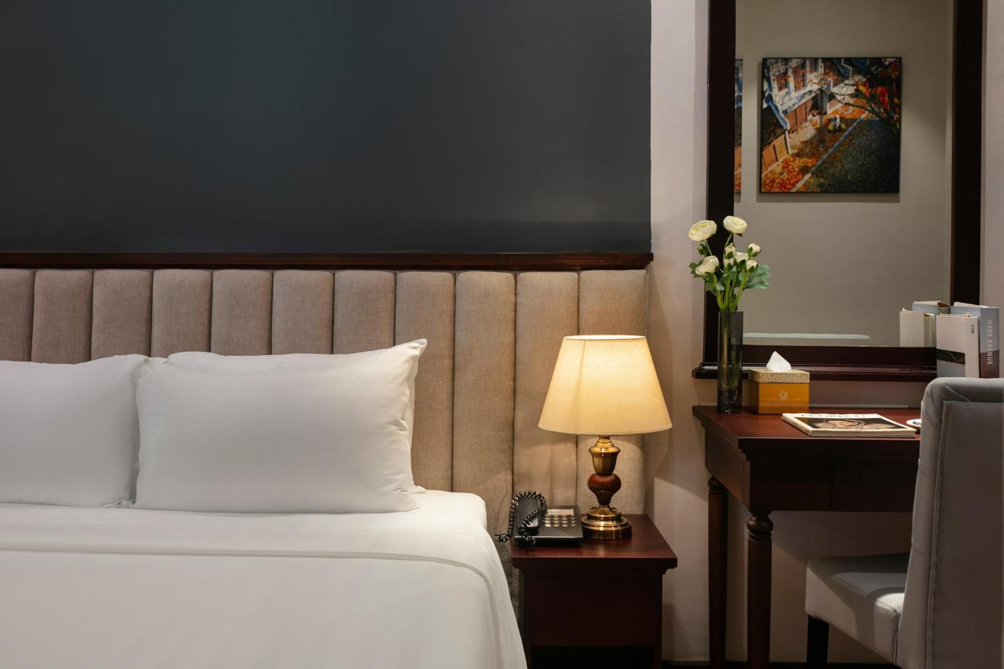May De Ville Corner Hotel Hanoi Exterior photo